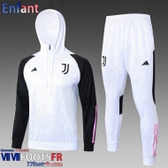KIT: Sweatshirt Foot Juventus Enfant 2023 2024 C136  KIT: Sweatshirt Foot Juventus Enfant 2023 2024 C136